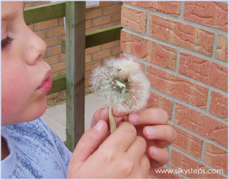 Activity ideas for children's outdoor play