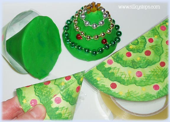 Make christmas tree mould cones